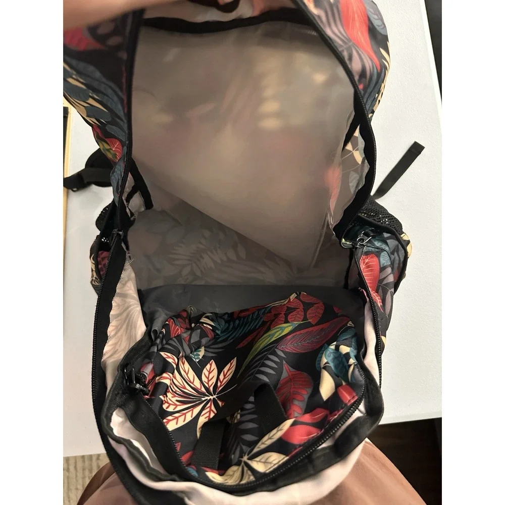 Venture Pal Floral Backpack Black/Multicolor Zip, Bottle Pocket
